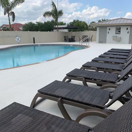Mainstay Suites Sarasota I-75 Fruitville Bagian luar foto