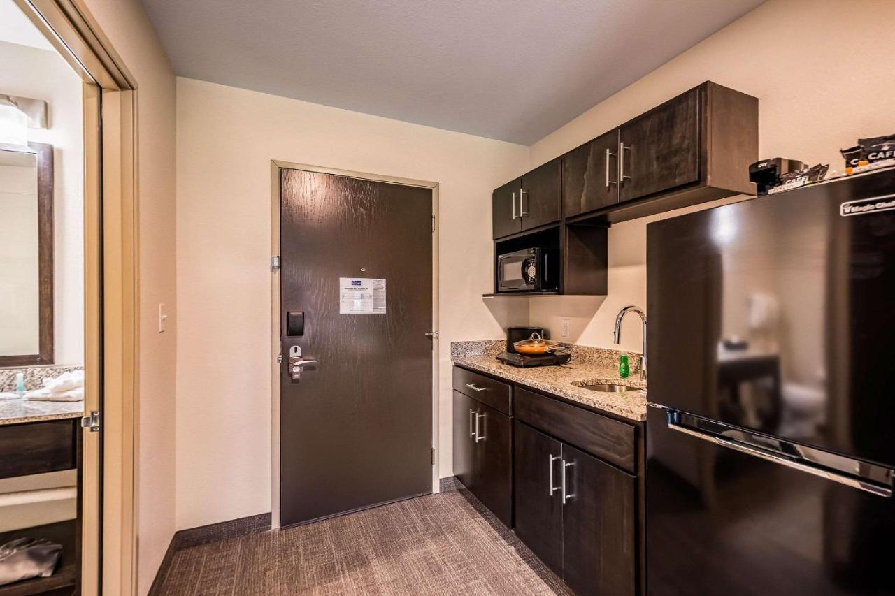 Mainstay Suites Sarasota I-75 Fruitville Bagian luar foto