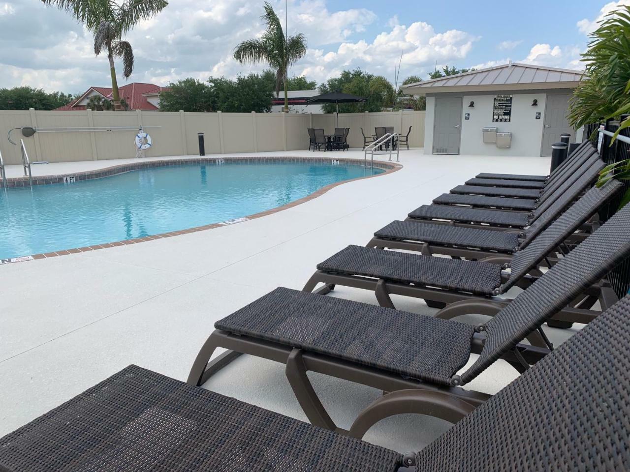Mainstay Suites Sarasota I-75 Fruitville Bagian luar foto